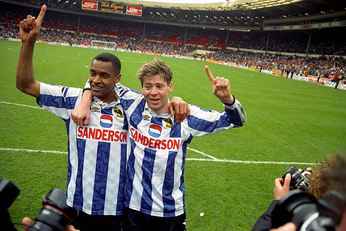 Mark Bright và Chris Waddle trong màu áo Sheffield Wednesday