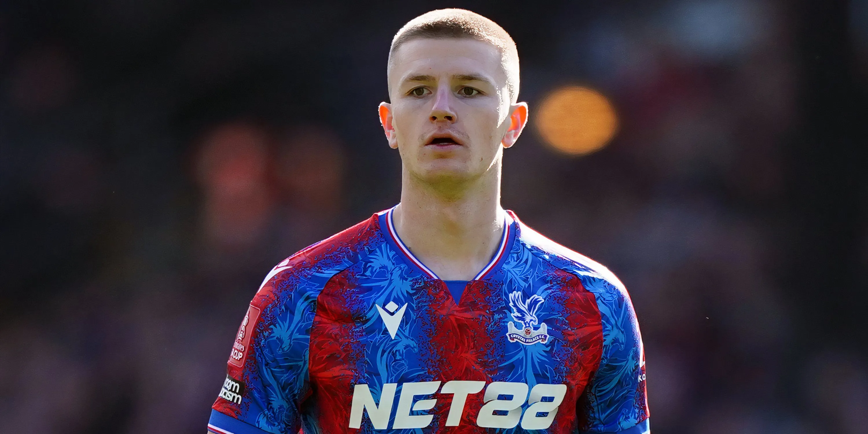 Adam Wharton thể hiện tài năng trong màu áo Crystal Palace
