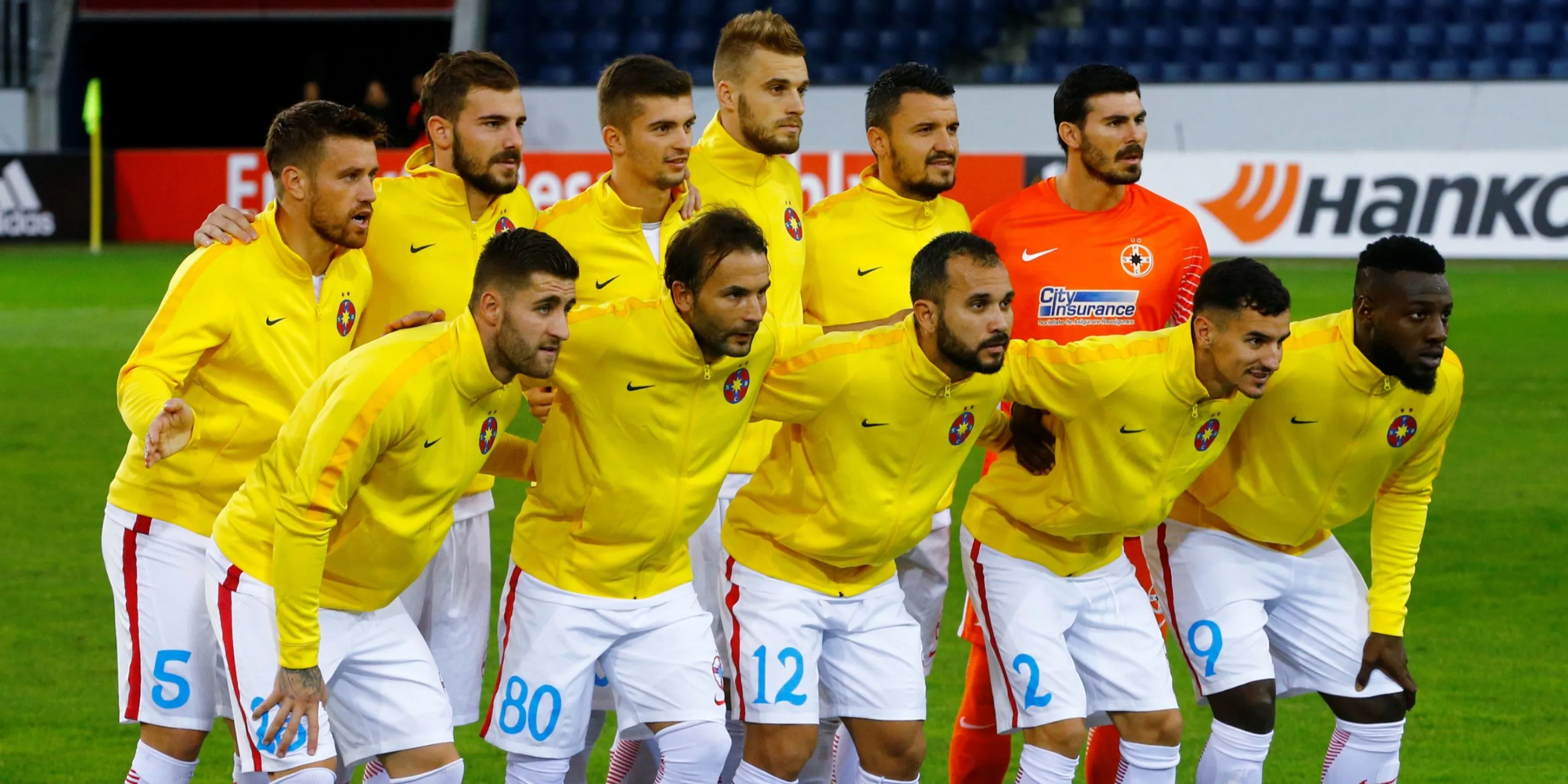 Đội hình Steaua Bucharest chụp ảnh trước trận đấu năm 1986