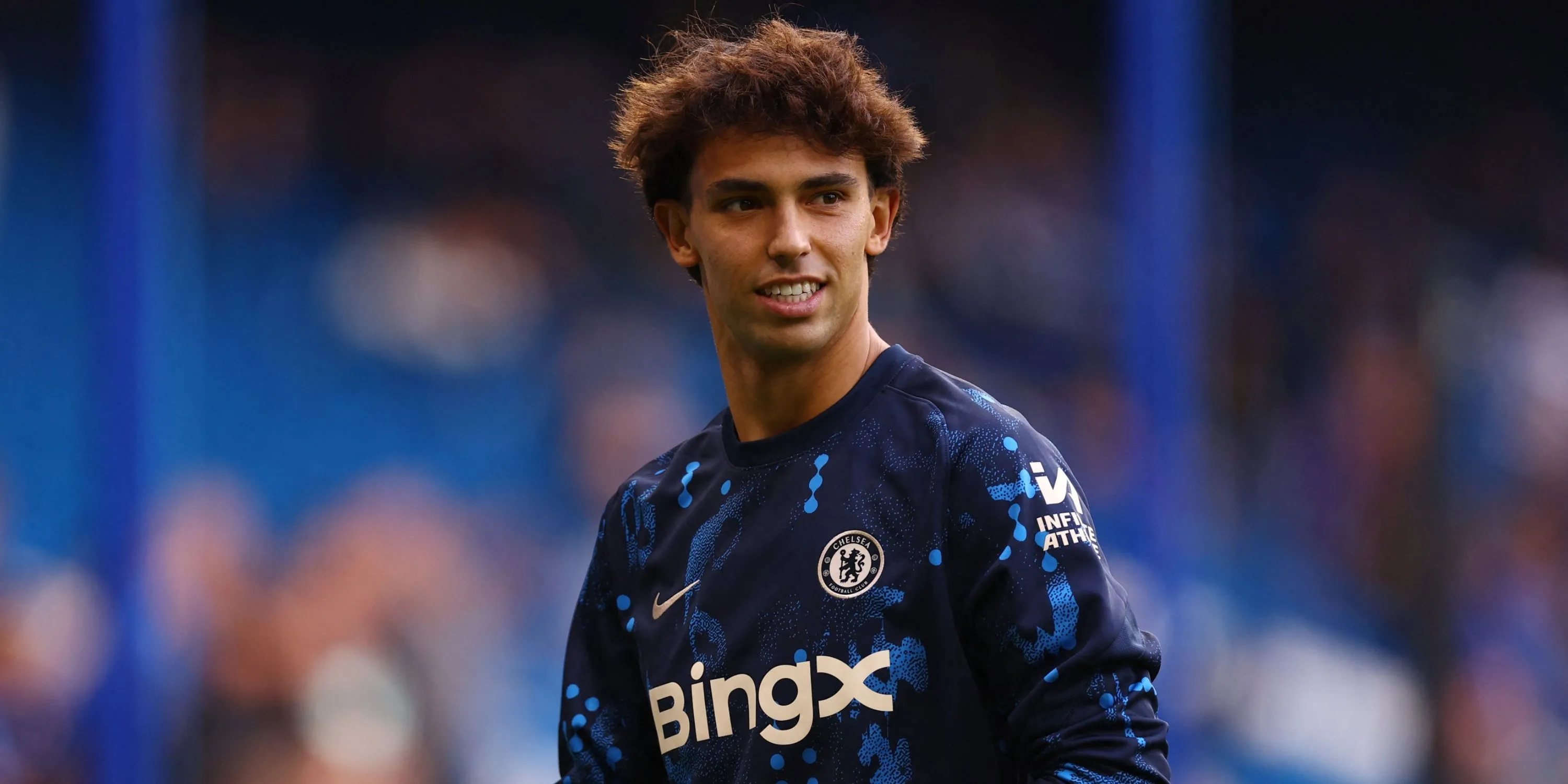Joao Felix đi bóng kỹ thuật trong màu áo Chelsea tại Ngoại hạng Anh
