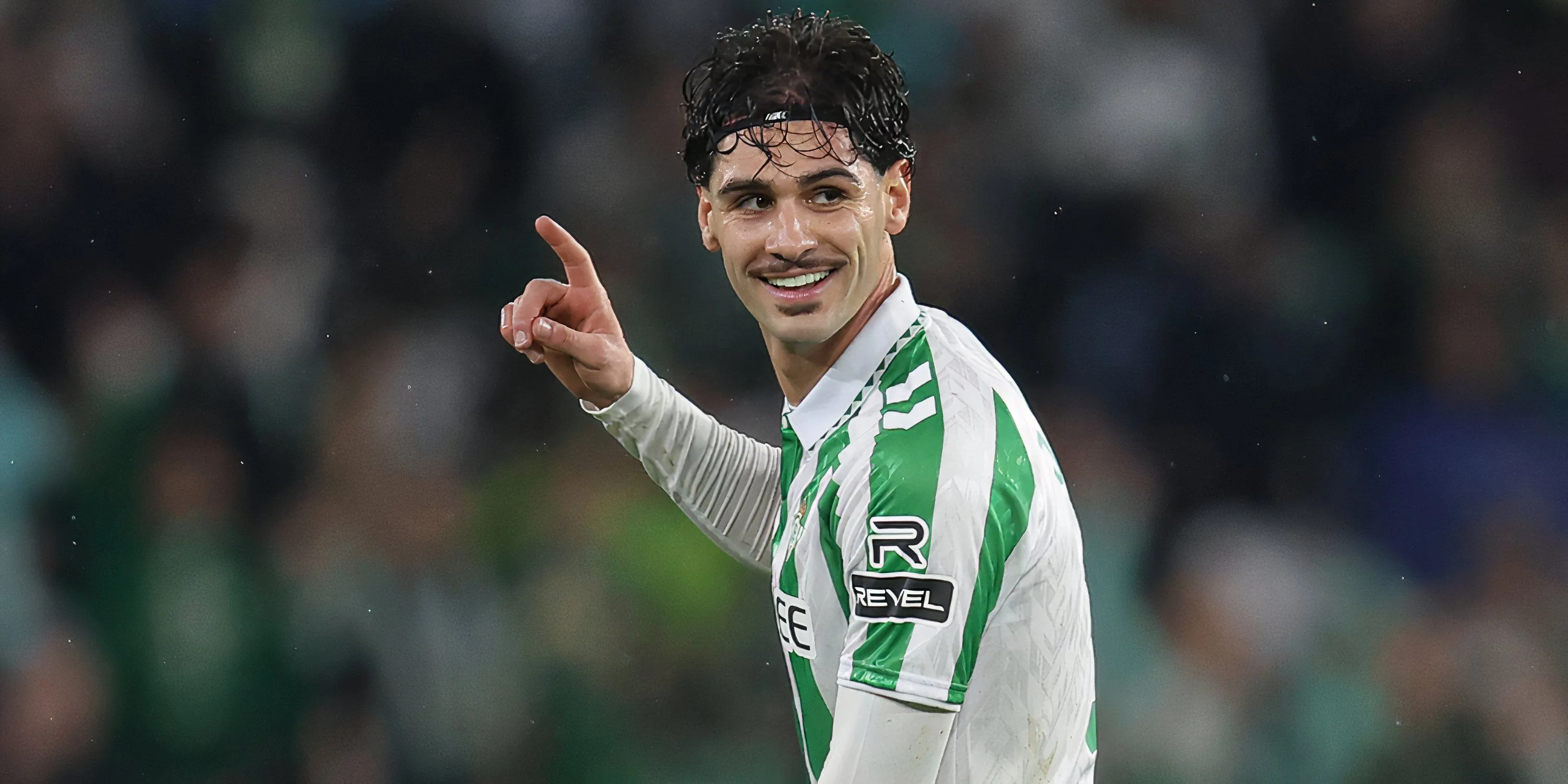 Johnny Cardoso thi đấu cho Real Betis - Mục tiêu tin đồn của Man Utd