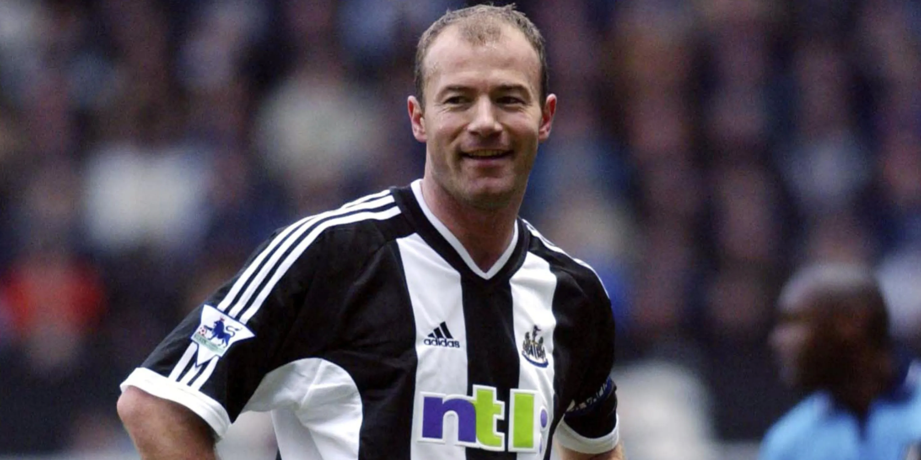 Alan Shearer tiền đạo Newcastle