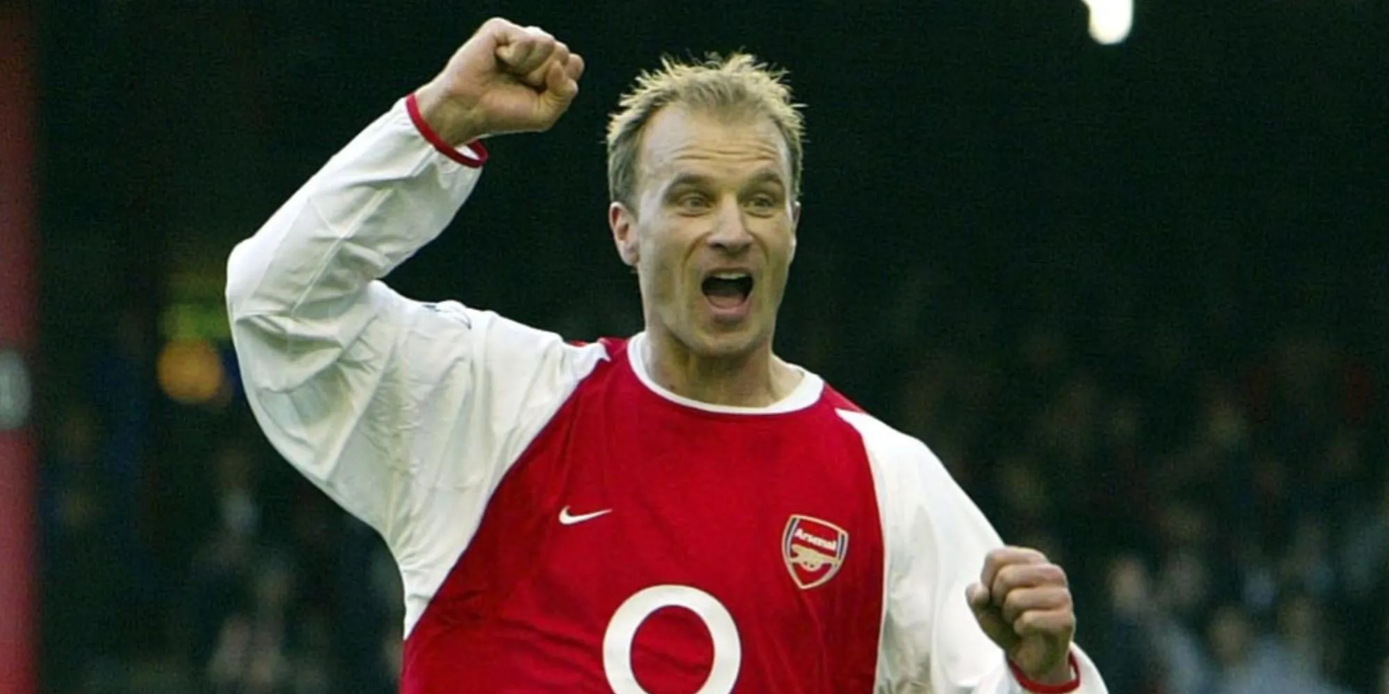 Dennis Bergkamp tiền đạo Arsenal lương 25 nghìn bảng