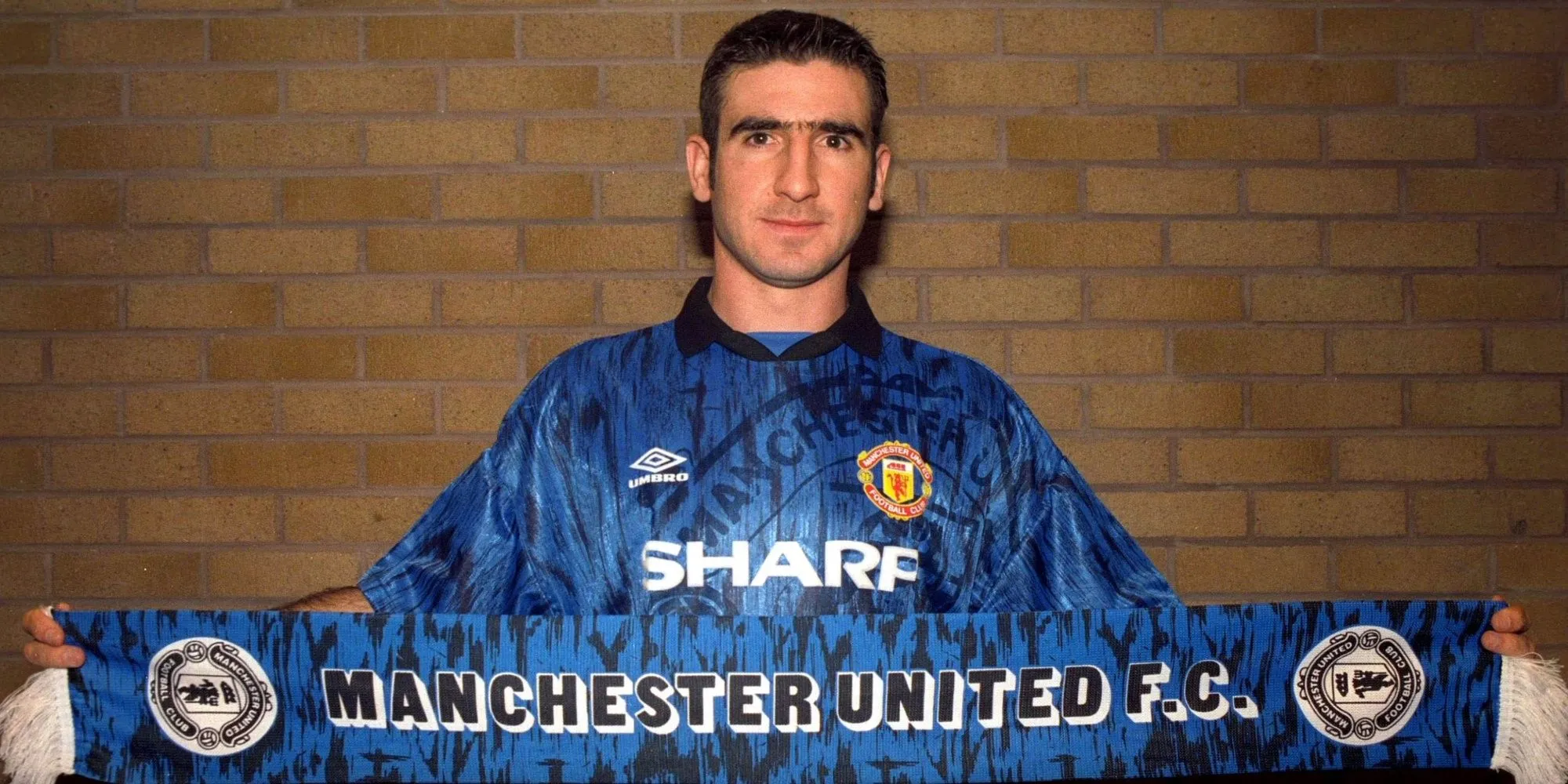 Eric Cantona huyền thoại Man Utd lương cao