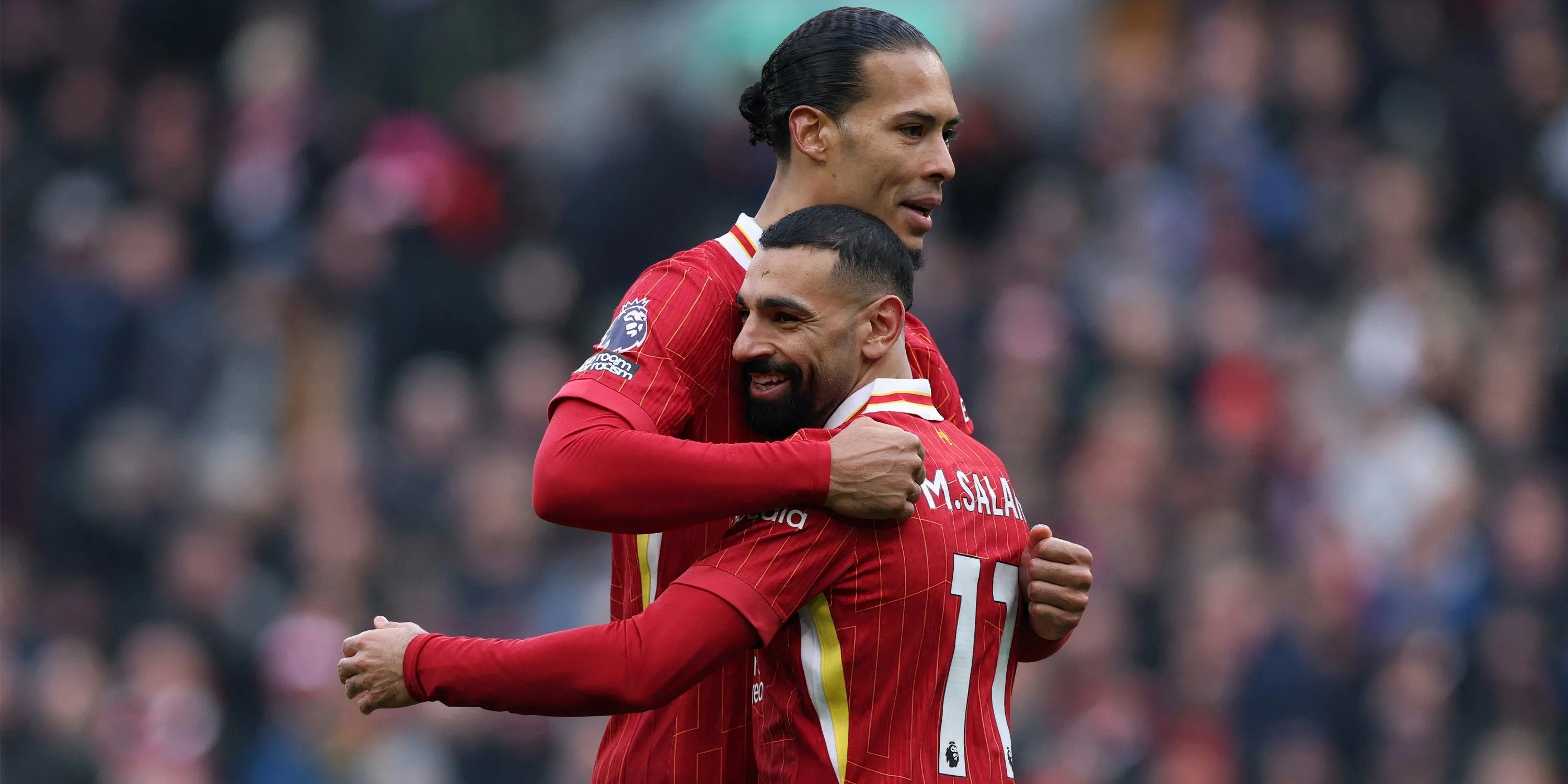 Hai ngôi sao Liverpool Virgil van Dijk và Mohamed Salah cam kết tương lai