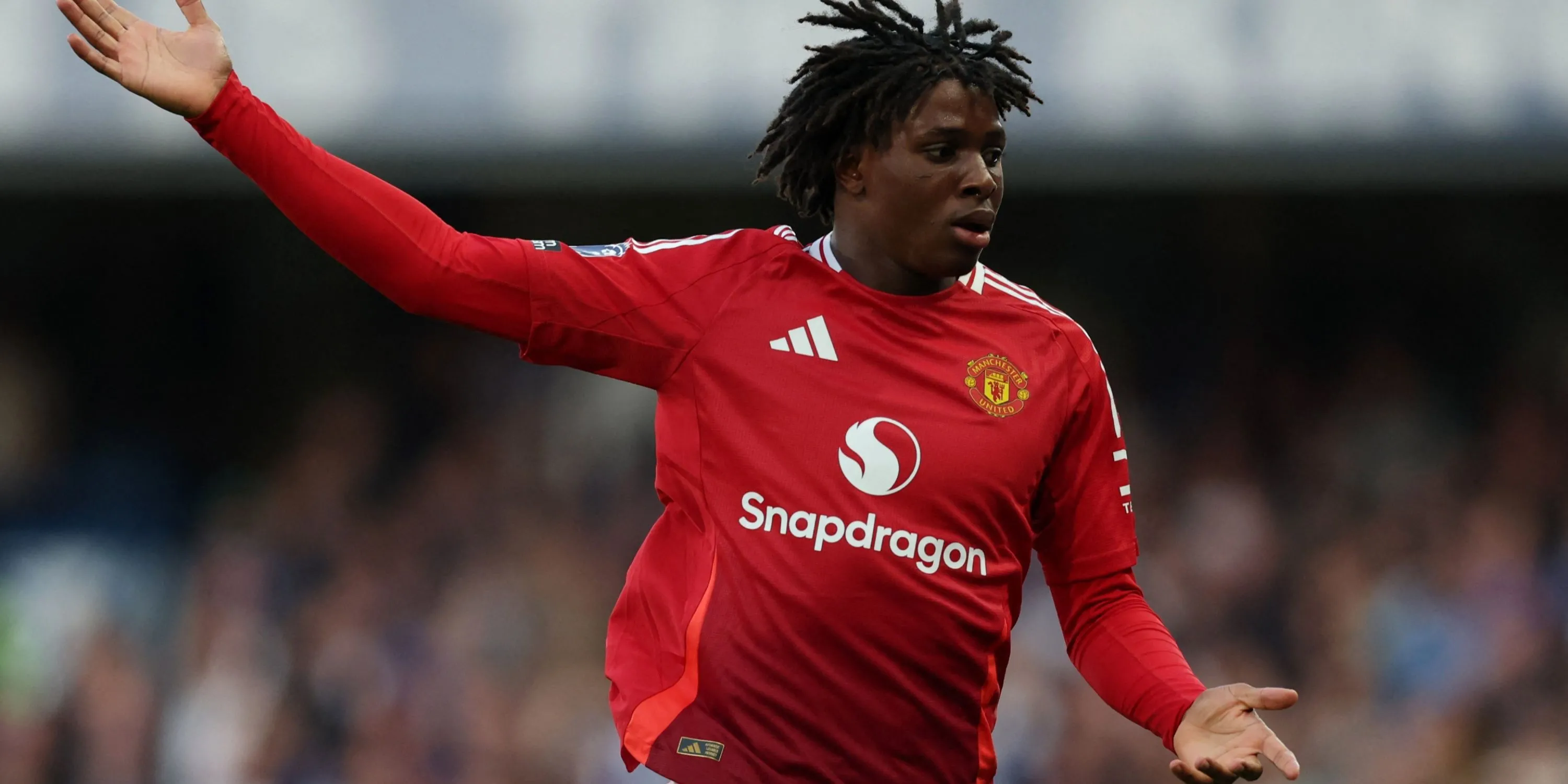 Hậu vệ Patrick Dorgu của Manchester United trong trận gặp Chelsea