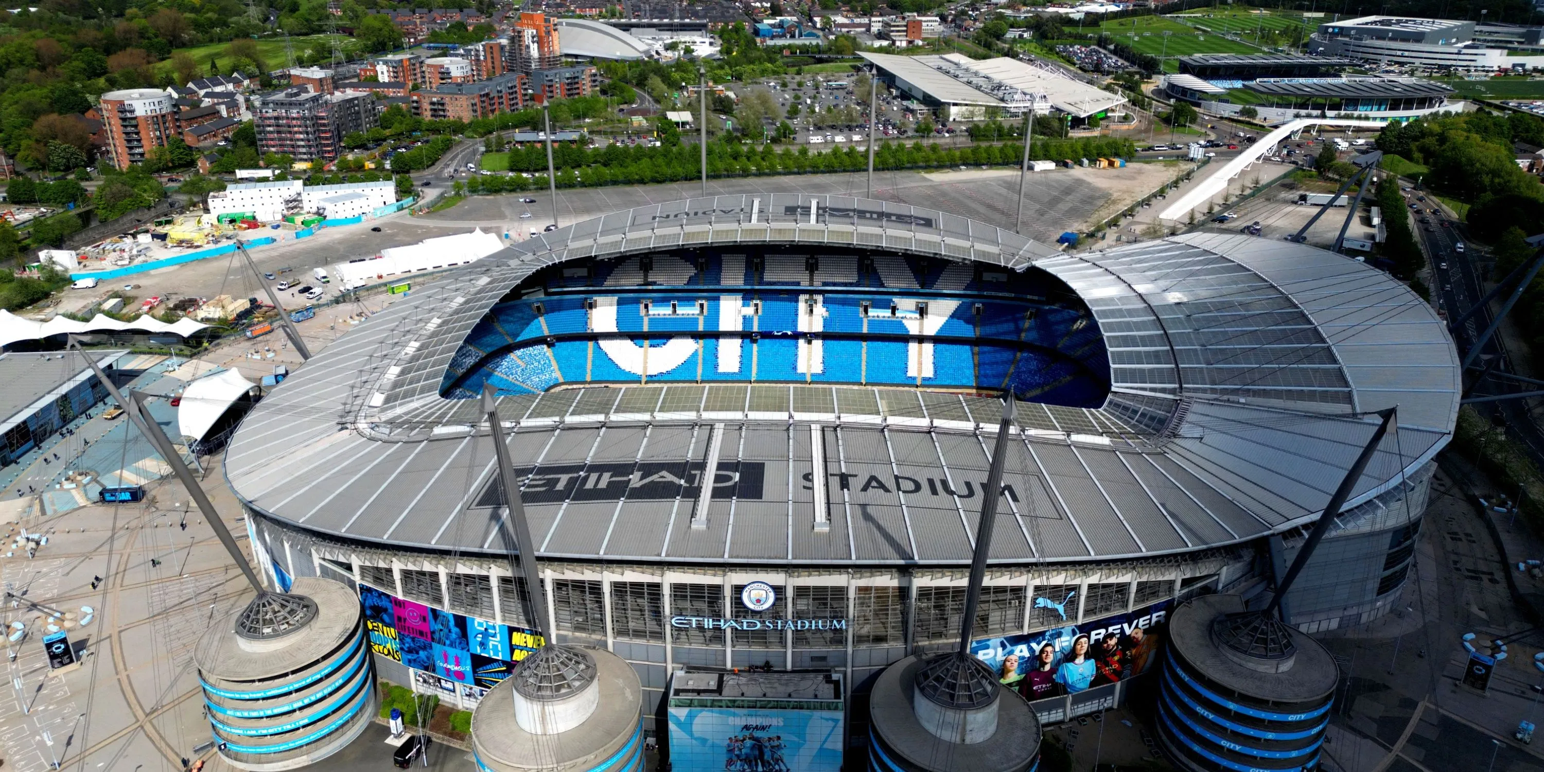 Hình ảnh ăn mừng chức vô địch Premier League của Manchester City tại sân Etihad