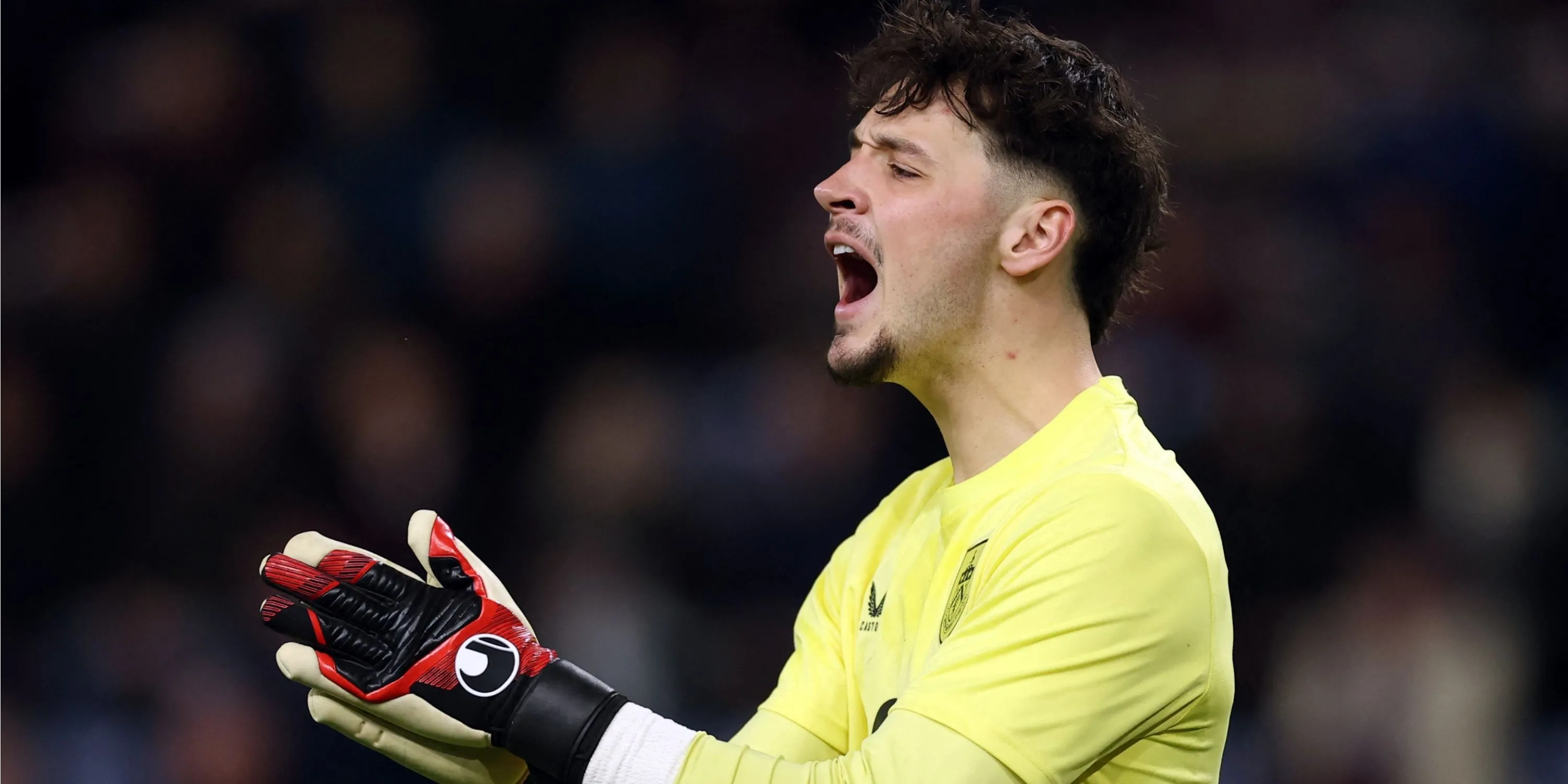 Thủ môn James Trafford trong màu áo Burnley, cầu thủ được Newcastle săn đón.