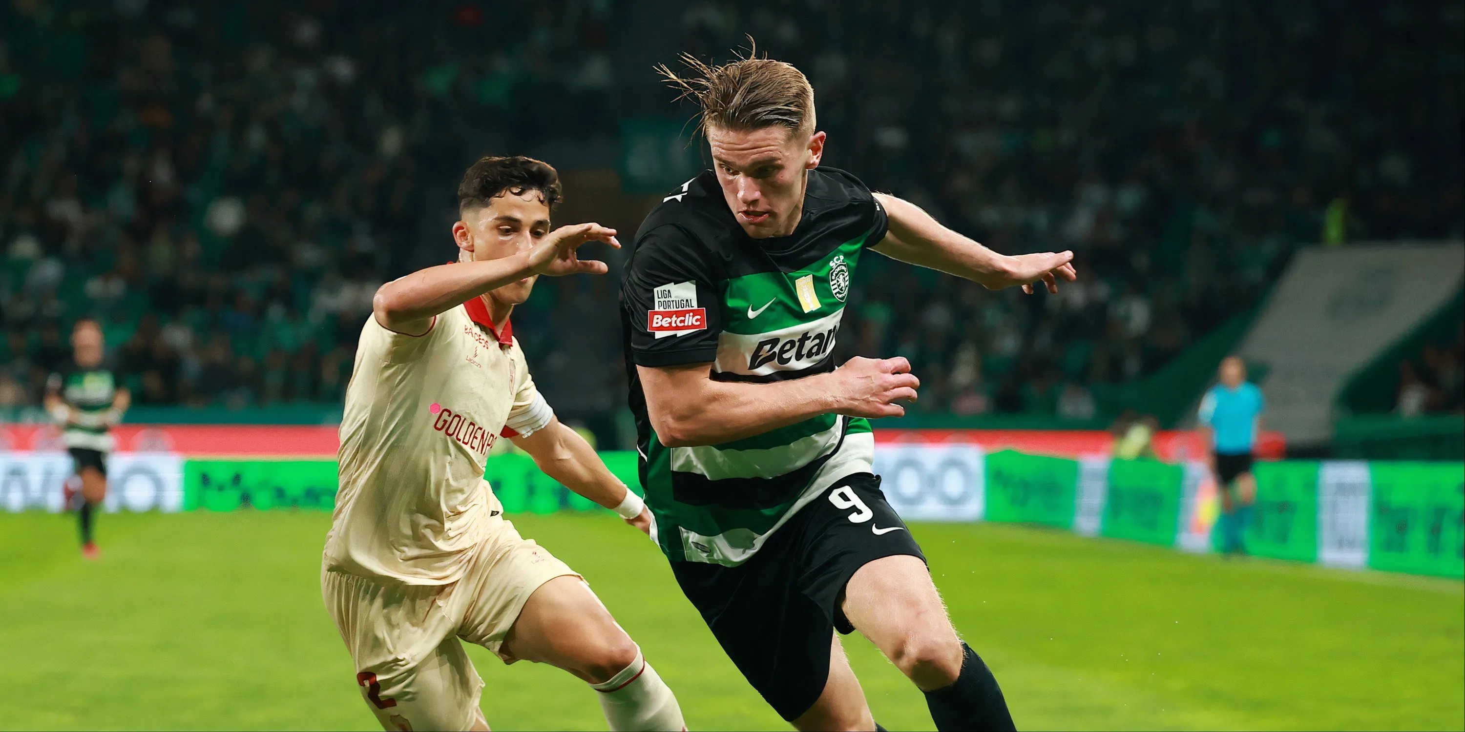 Tiền đạo Viktor Gyokeres ăn mừng bàn thắng cho Sporting CP - một mục tiêu của Arsenal.