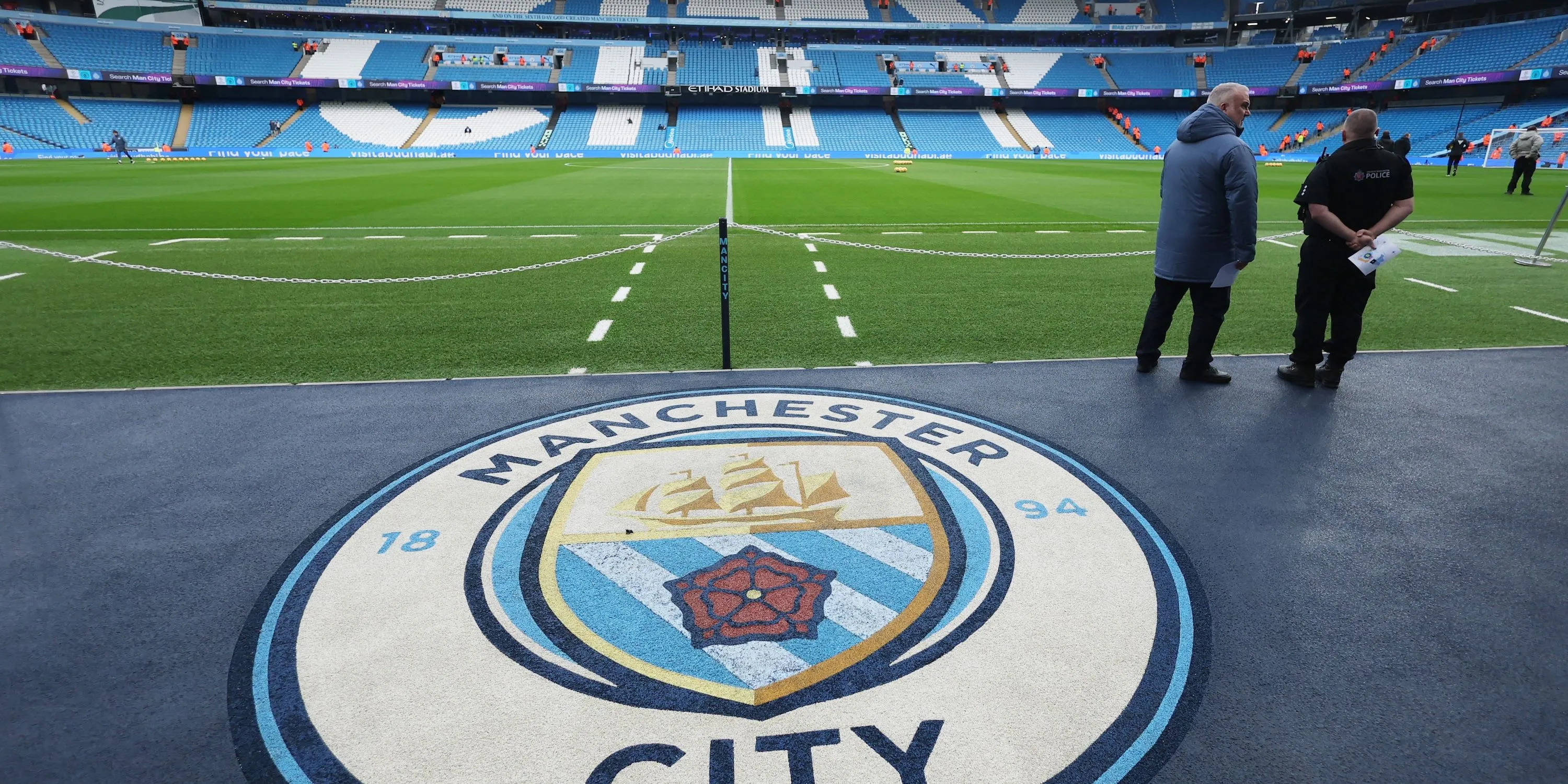 Toàn cảnh sân vận động Etihad, sân nhà của Manchester City, trước trận đấu