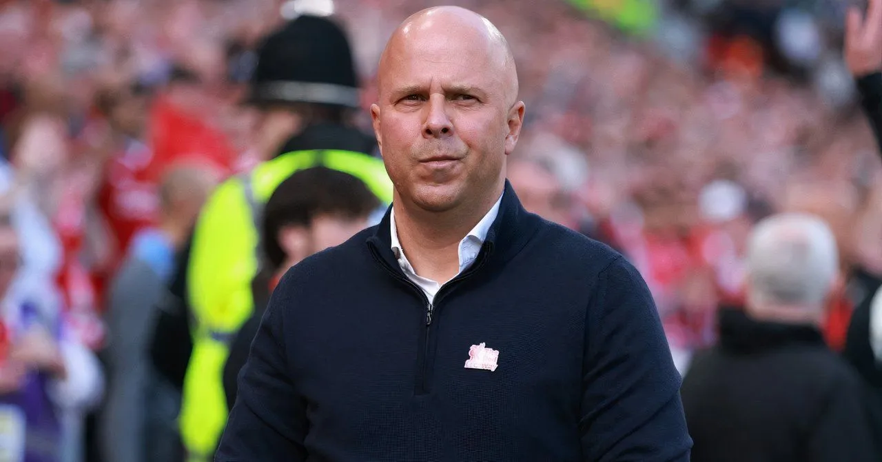 Huấn luyện viên Arne Slot của Liverpool trong kỳ chuyển nhượng mùa hè