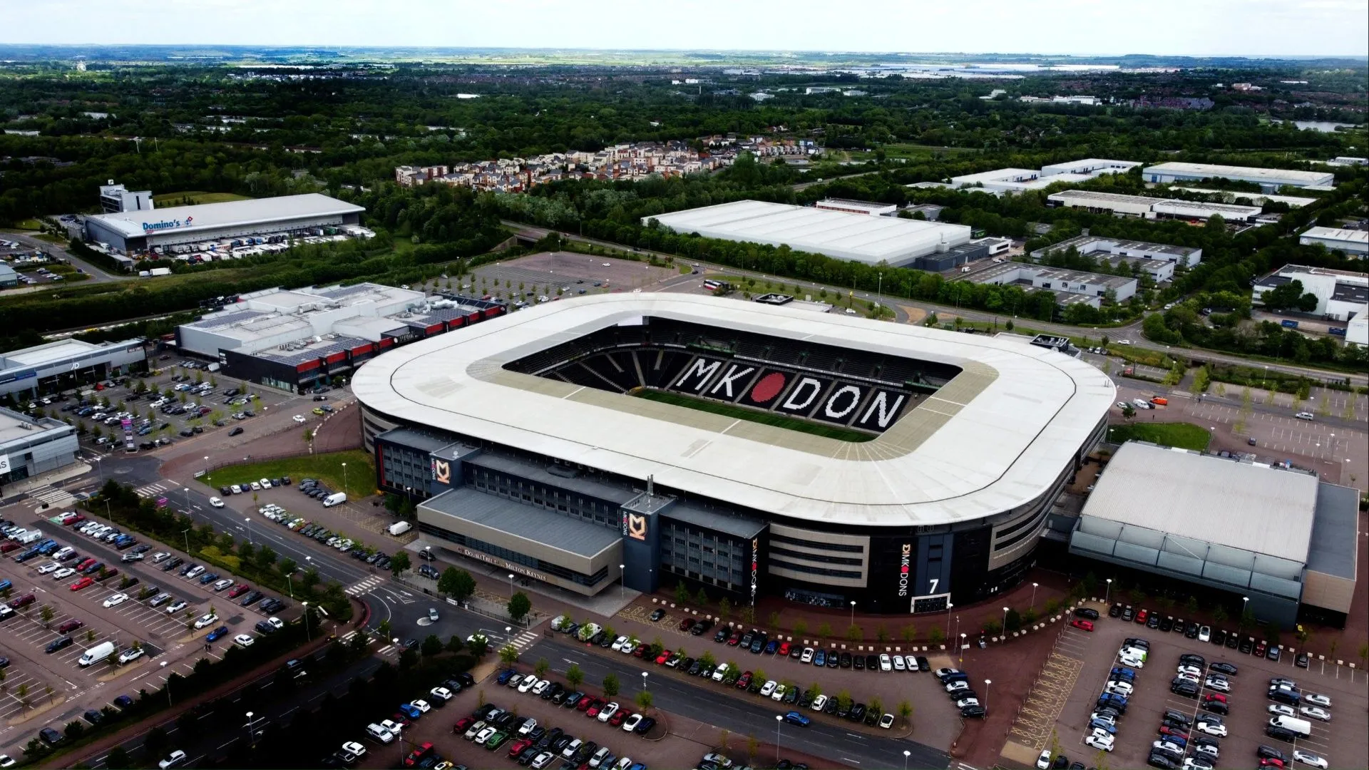Huấn luyện viên Paul Warne của MK Dons, người được kỳ vọng giúp đội thăng hạng League One