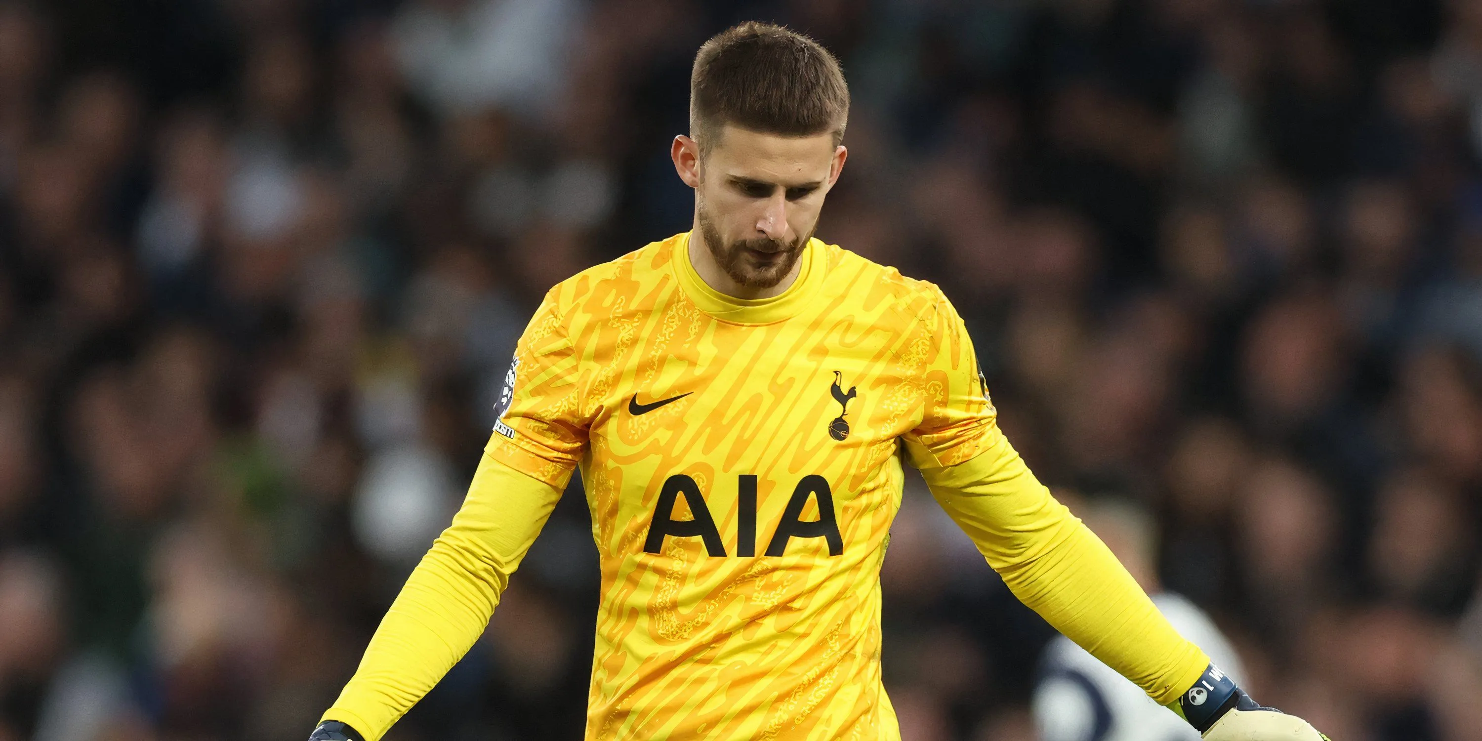 Thủ thành Guglielmo Vicario của Tottenham tại Premier League