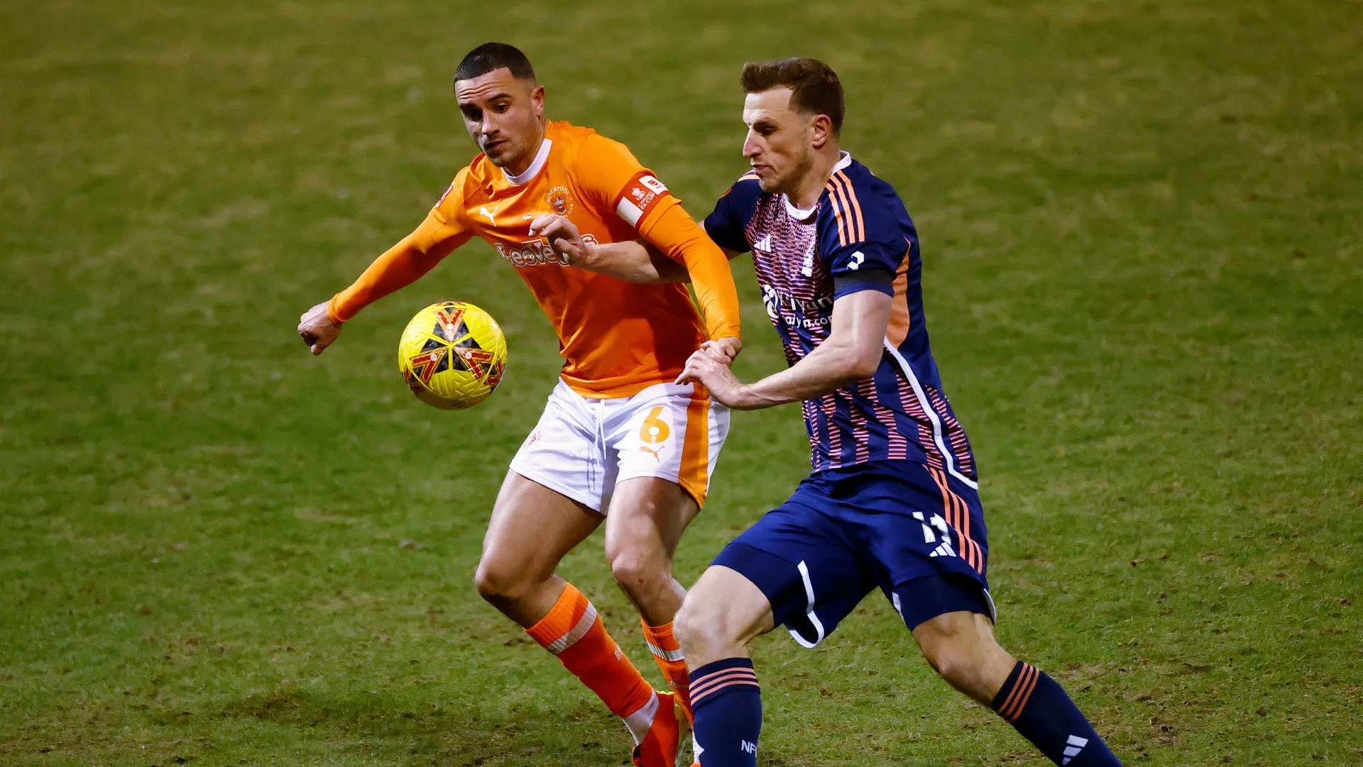Tiền vệ Oliver Norburn, bản hợp đồng mới của Notts County