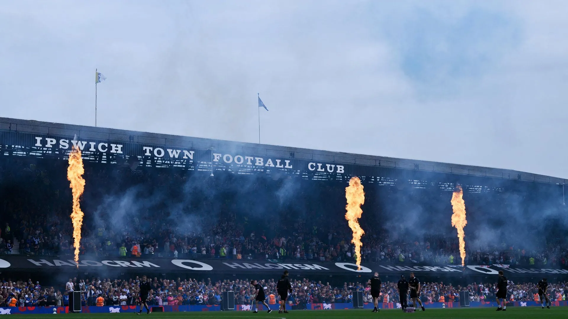 Toàn cảnh sân vận động Portman Road, sân nhà của câu lạc bộ Ipswich Town.