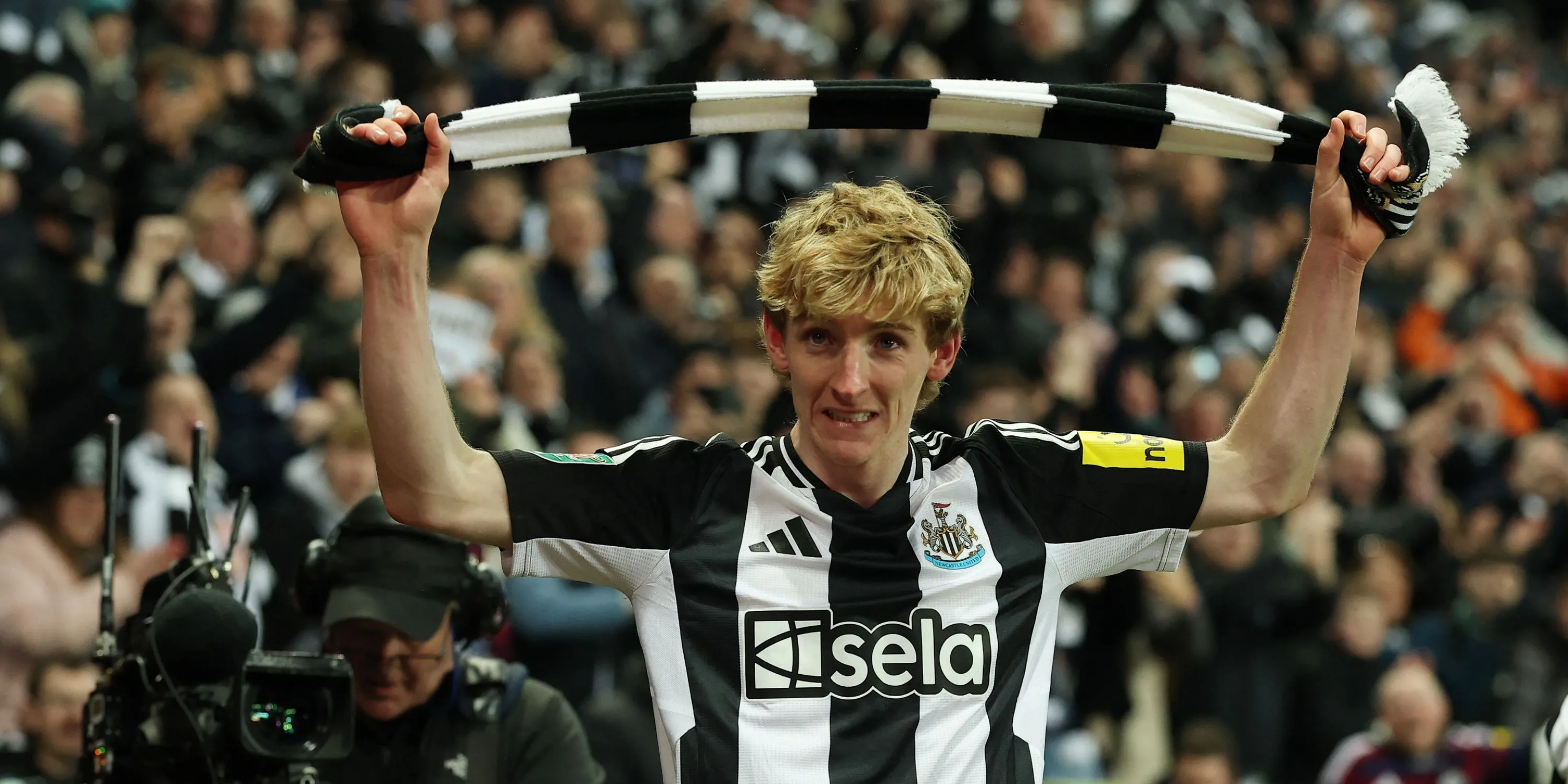 Anthony Gordon - ngôi sao của Newcastle United, mục tiêu chuyển nhượng của Liverpool