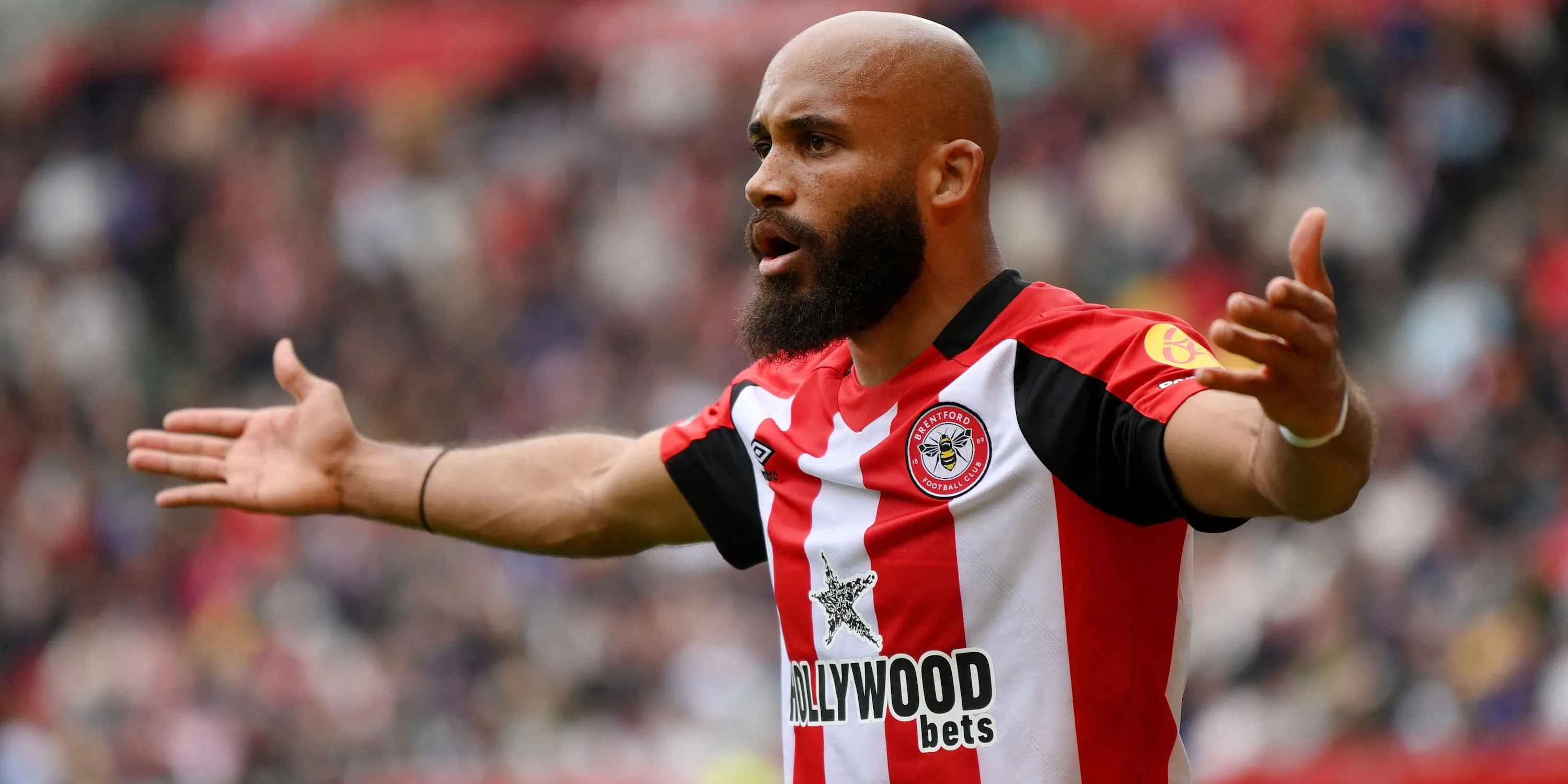 Bryan Mbeumo trong màu áo Brentford, nơi anh có mùa giải bùng nổ trước khi chuyển đến MU.
