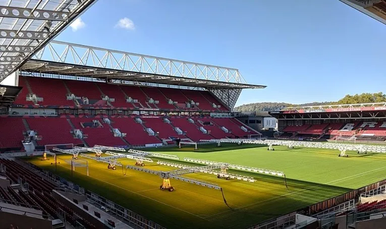 Công tác bảo trì sân vận động Ashton Gate