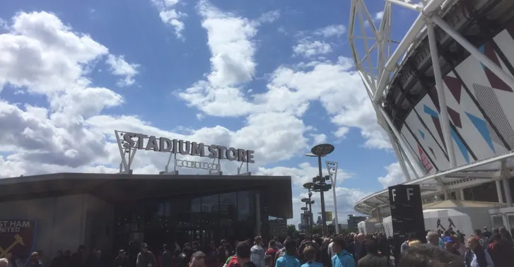 Cửa hàng lưu niệm West Ham United tại London Stadium