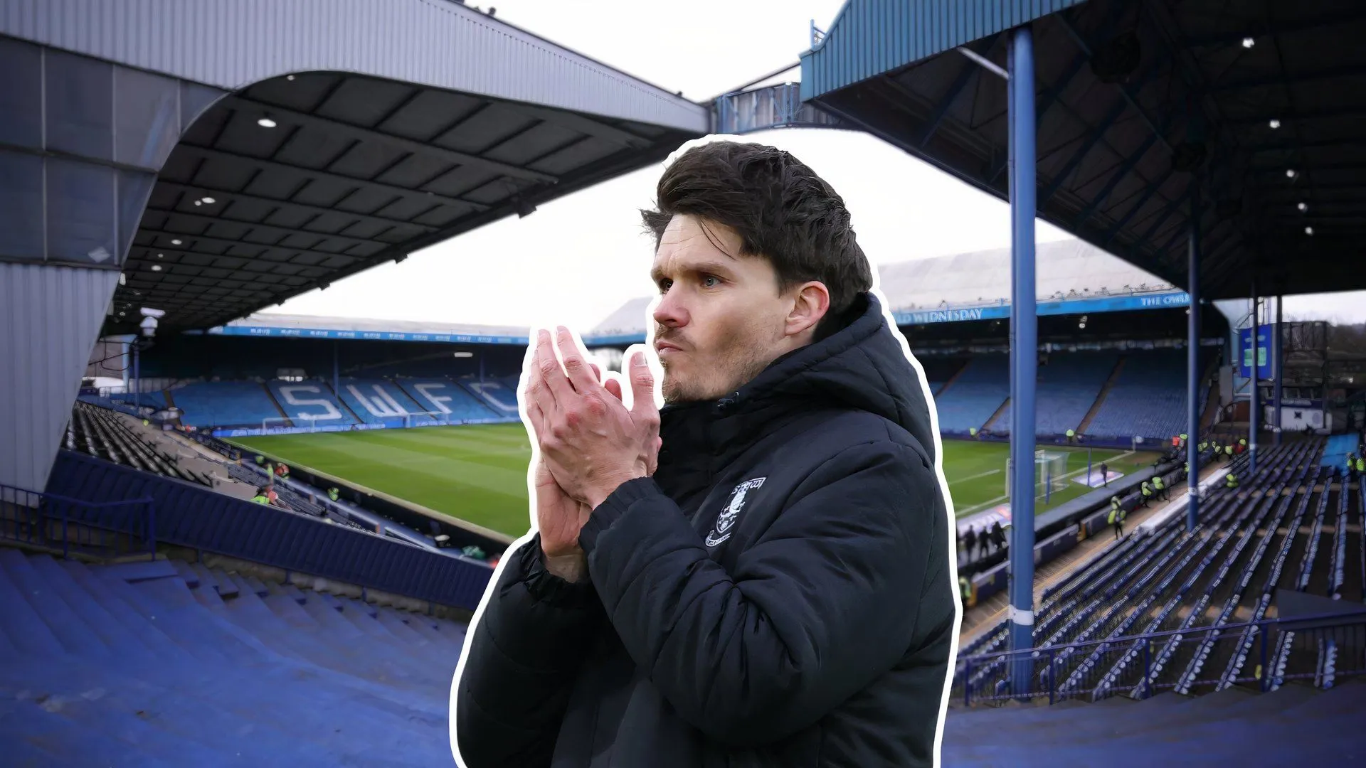Danny Röhl chỉ đạo trên sân trong màu áo Sheffield Wednesday