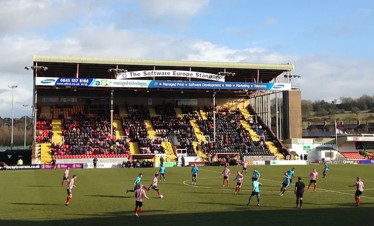 Góc nhìn rõ nét về Khán đài Software Europe tại sân Sincil Bank, một phần không thể thiếu của trải nghiệm xem bóng đá tại đây.