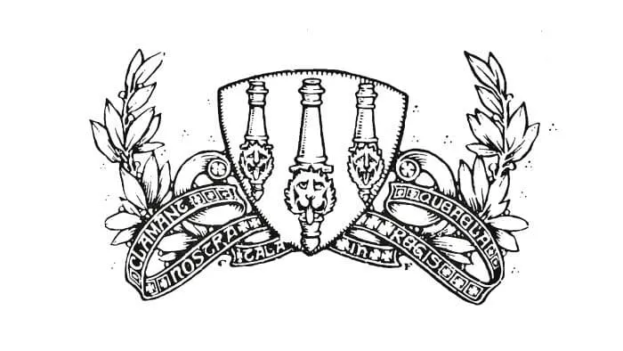 Huy hiệu Arsenal giai đoạn 1888-1922, lấy cảm hứng từ biểu tượng của Woolwich với ba khẩu pháo đầu sư tử.