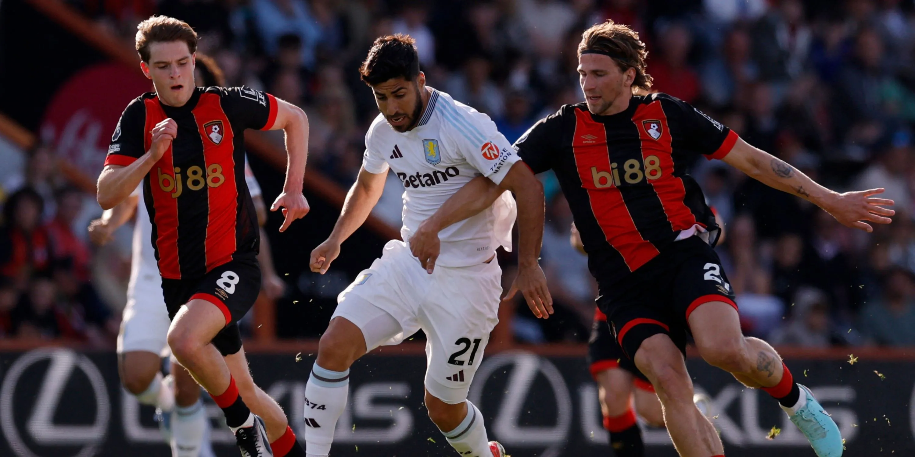 Illia Zabarnyi, mục tiêu chuyển nhượng của Tottenham, thể hiện sự điềm tĩnh trên sân