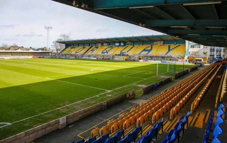 Khán đài chính Main Stand tại sân Plainmoor của Torquay United