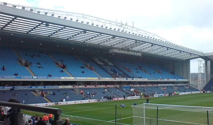 Khán đài Jack Walker tại Ewood Park, nơi tưởng nhớ vị cố chủ tịch huyền thoại của Blackburn Rovers.