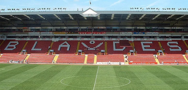Khán đài John Street tại sân Bramall Lane, nơi tập trung nhiều tiện ích cao cấp và khu vực dành cho gia đình của người hâm mộ Sheffield United.