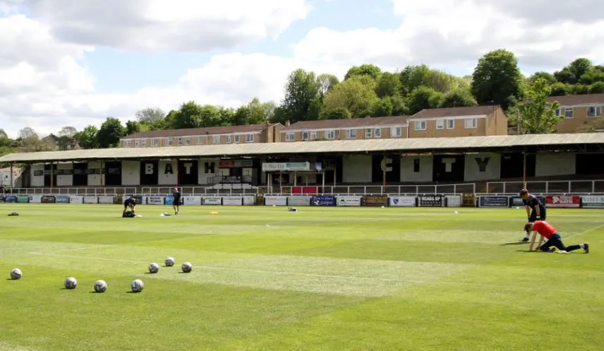 Khán đài Popular Side tại sân vận động Twerton Park