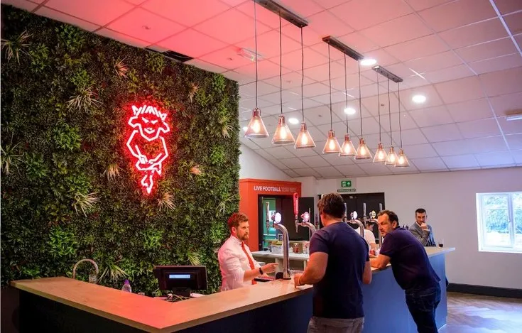 Không gian Hospitality Lounge sang trọng tại Sincil Bank, nơi trải nghiệm bóng đá được nâng tầm đẳng cấp.