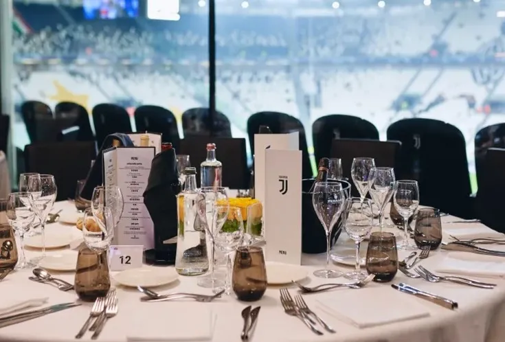 Không gian Legends Club sang trọng tại Allianz Stadium, mang đến trải nghiệm hospitality đẳng cấp.