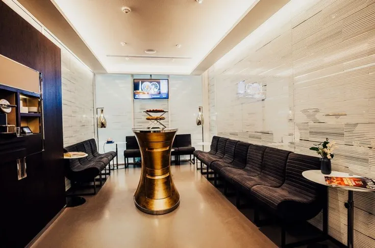 Không gian phòng VIP và dịch vụ khách sạn cao cấp tại Parc des Princes.