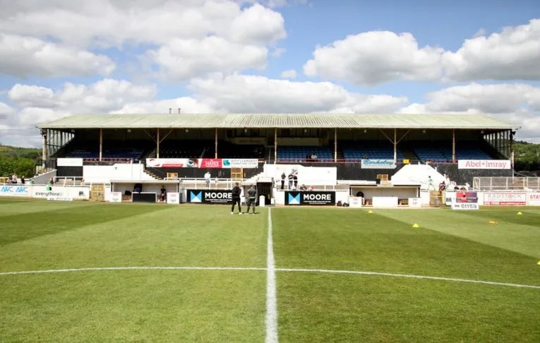 Khu vực Grandstand tại Twerton Park Stadium, Bath