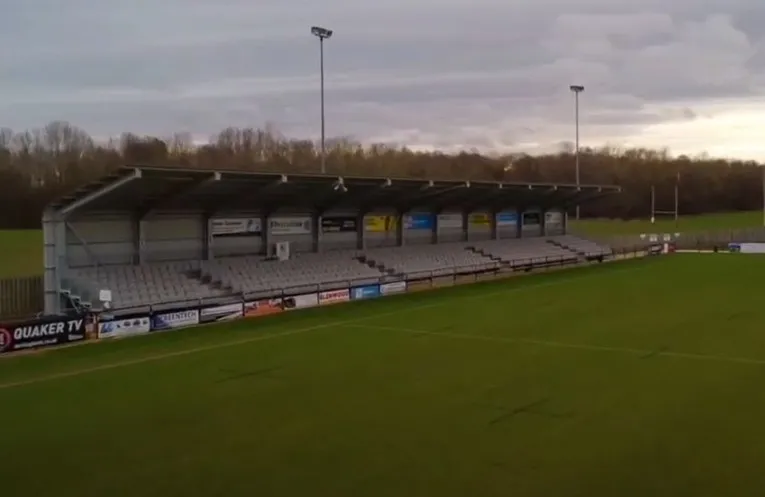 Khu vực khán đài chính (Main Stand) tại Blackwell Meadows Stadium, với hàng ghế ngồi và mái che hiện đại