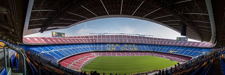 Khung cảnh ấn tượng bên trong sân Camp Nou trước trận đấu