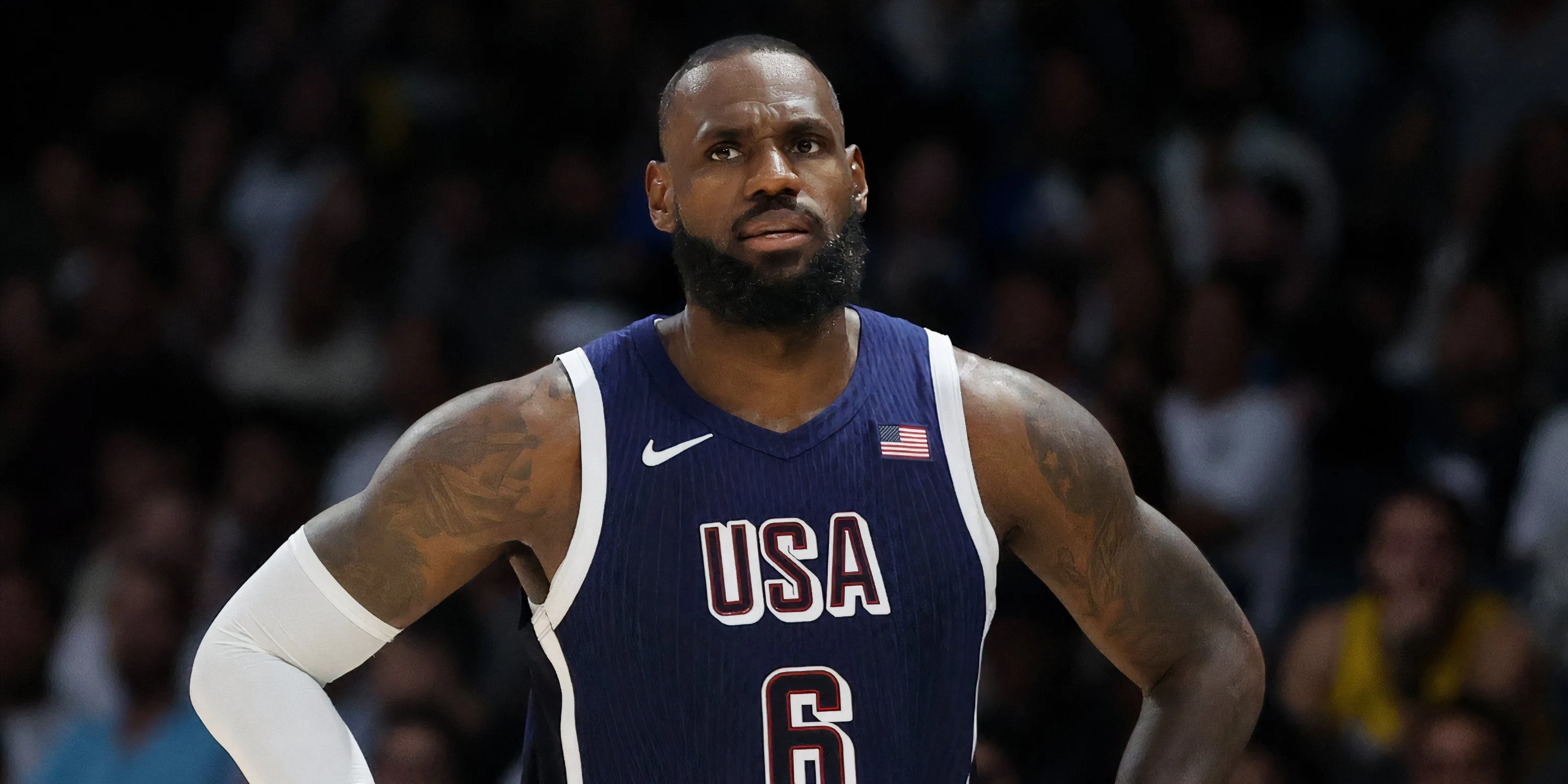 LeBron James, siêu sao bóng rổ, là một cổ đông thiểu số tại Liverpool FC.