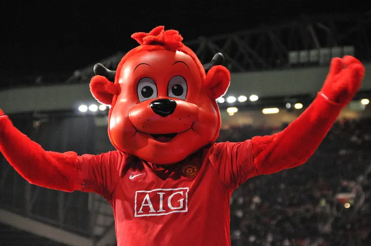 Linh vật Fred the Red, biểu tượng vui nhộn của câu lạc bộ Manchester United.