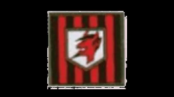 Logo AC Milan năm 1967 với khiên hình cờ và chữ Milan đen