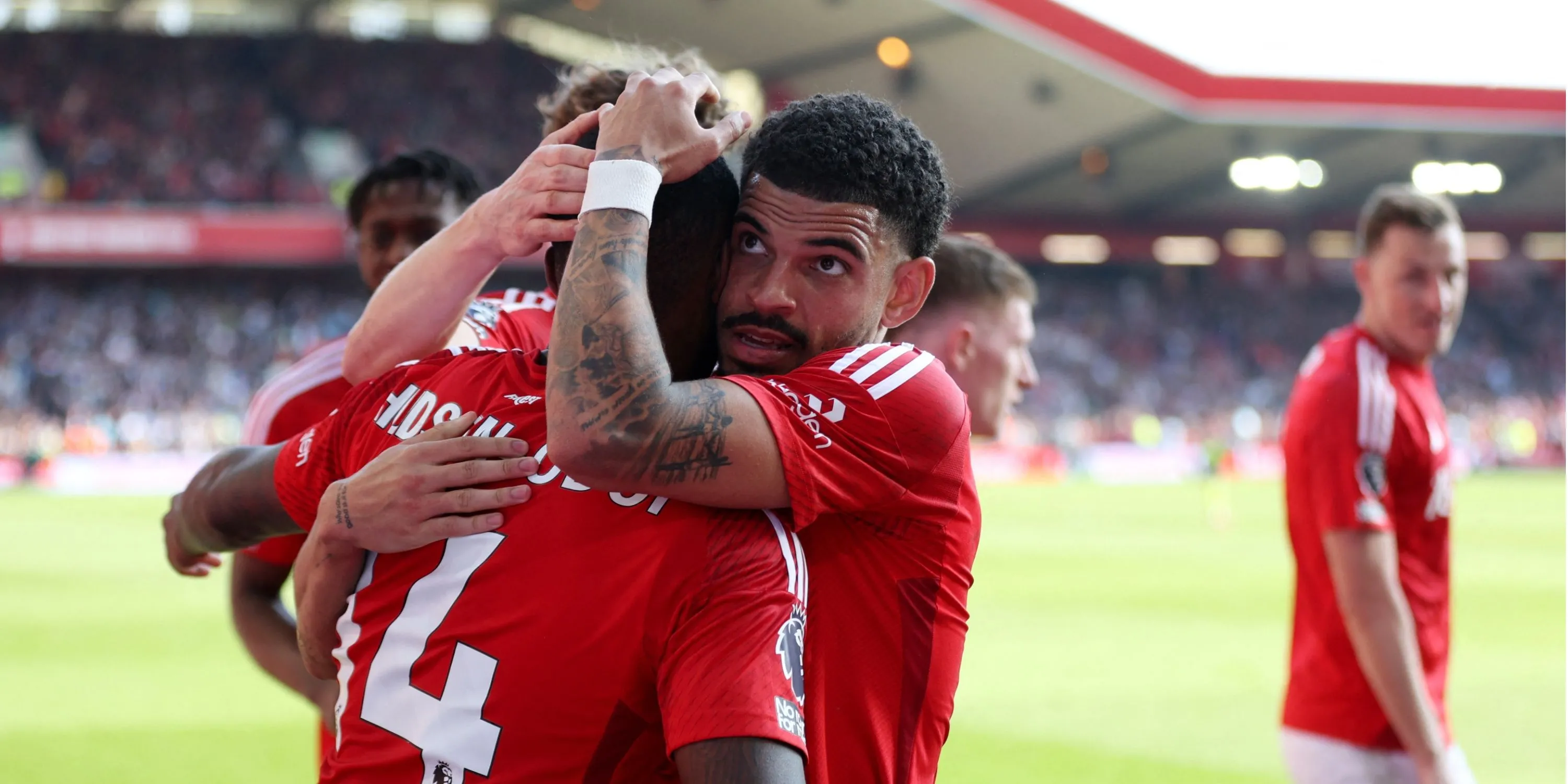 Morgan Gibbs-White thi đấu cùng Callum Hudson-Odoi trong màu áo Nottingham Forest