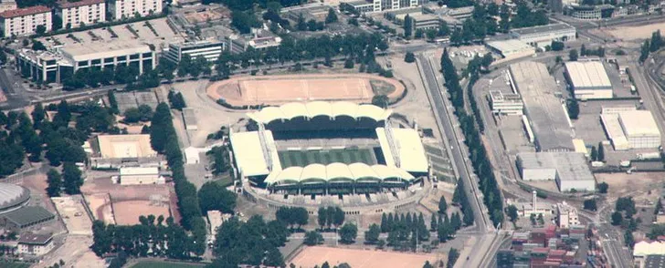Sân vận động Stade de Gerland năm 2011, sân nhà cũ của Lyon