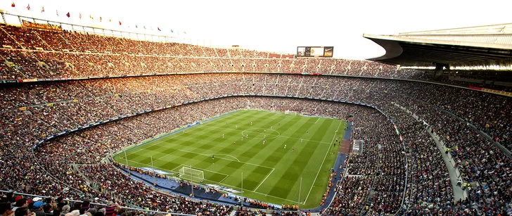 Tầm nhìn từ khán đài trên cùng của Camp Nou
