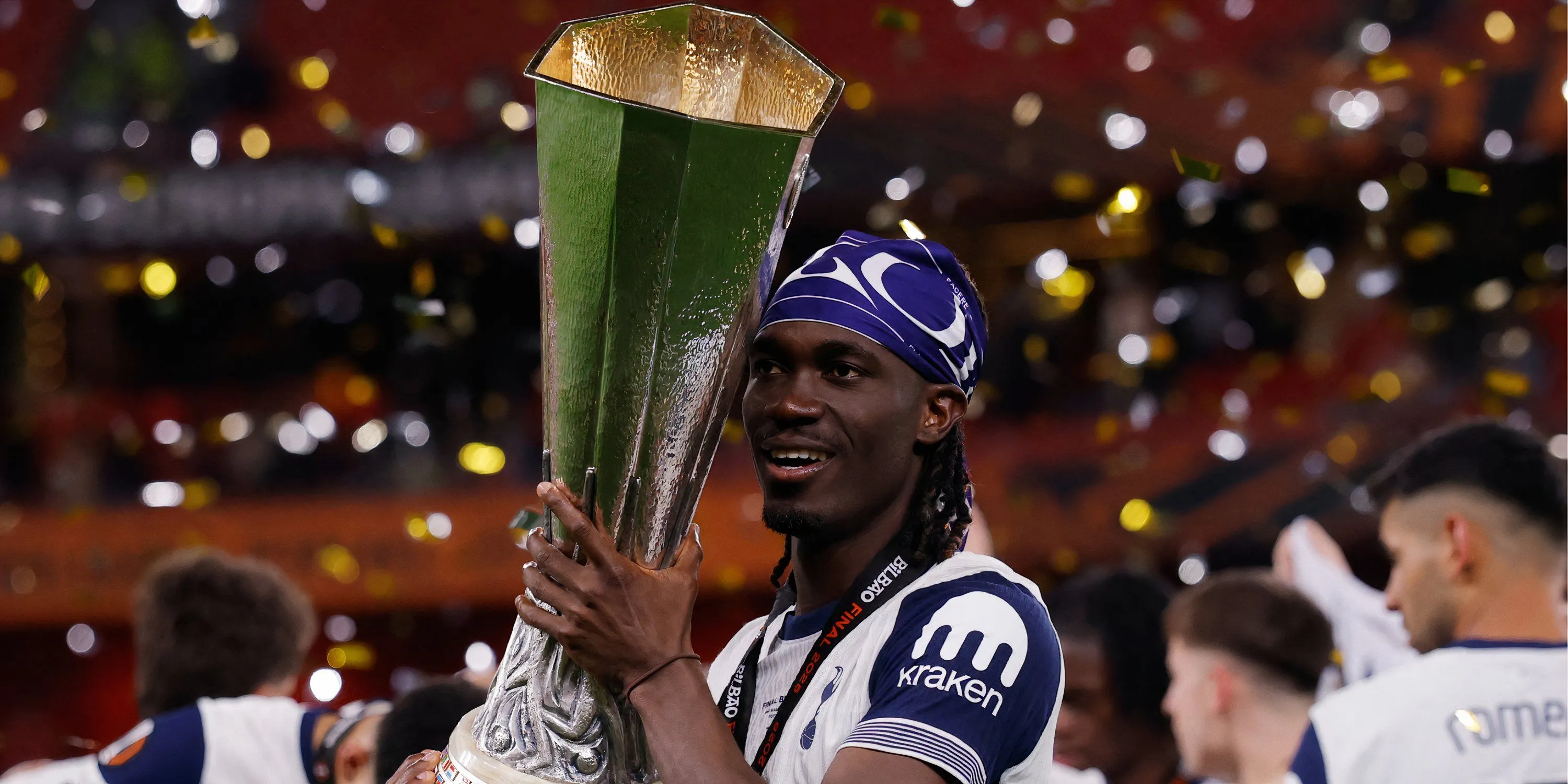 Tiền vệ Yves Bissouma của Tottenham Hotspur trong trận đấu, người đang đứng trước khả năng ra đi khỏi CLB.