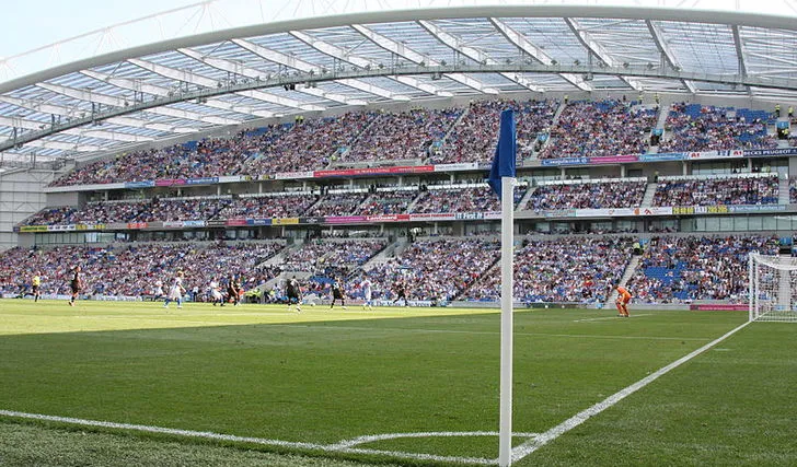 Trận đấu khai mạc lịch sử giữa Brighton và Tottenham Hotspur tại Sân Amex năm 2011