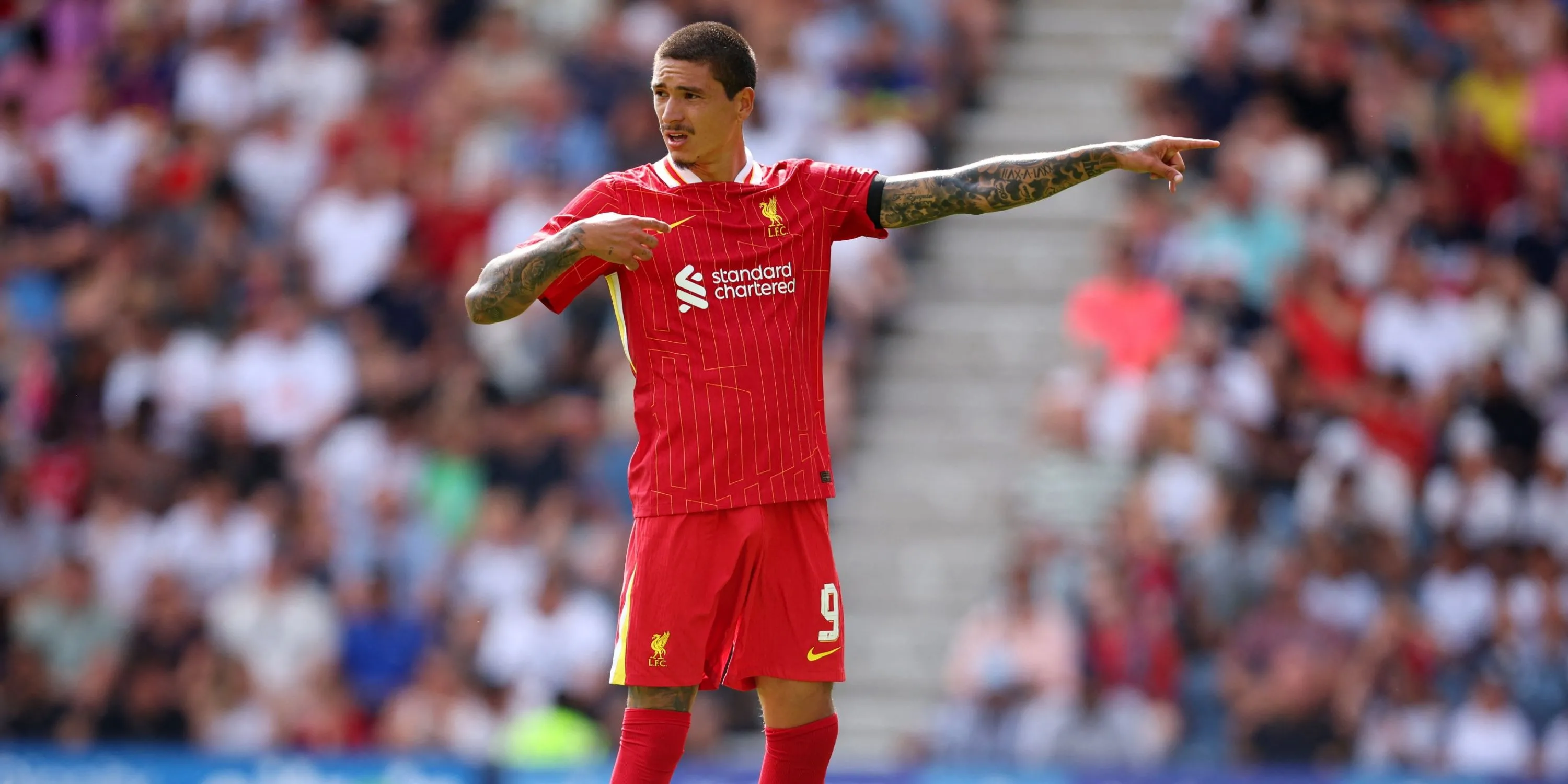 Darwin Nunez trong màu áo Liverpool, biểu tượng của sự thất thường và tài năng