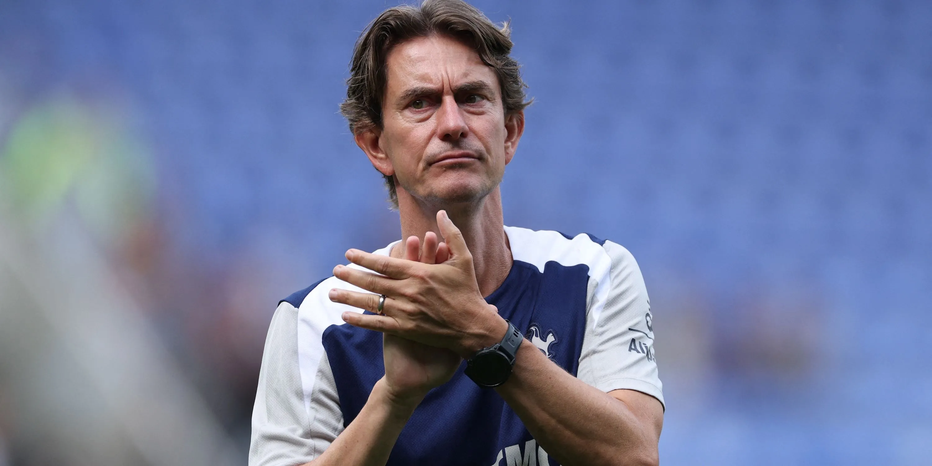 Huấn luyện viên Thomas Frank của Tottenham Hotspur ăn mừng sau chiến thắng