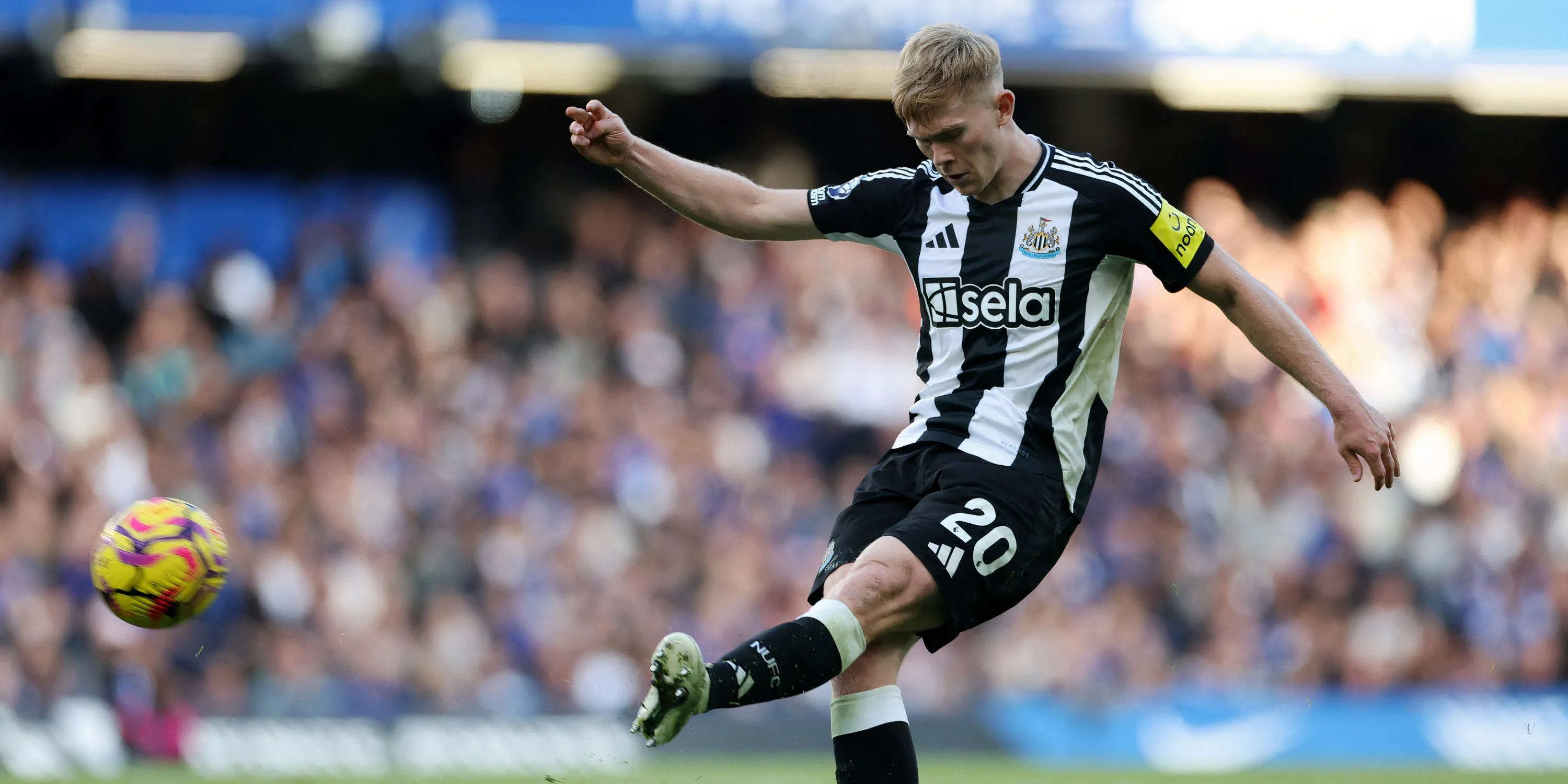 Lewis Hall thi đấu năng nổ cho Newcastle