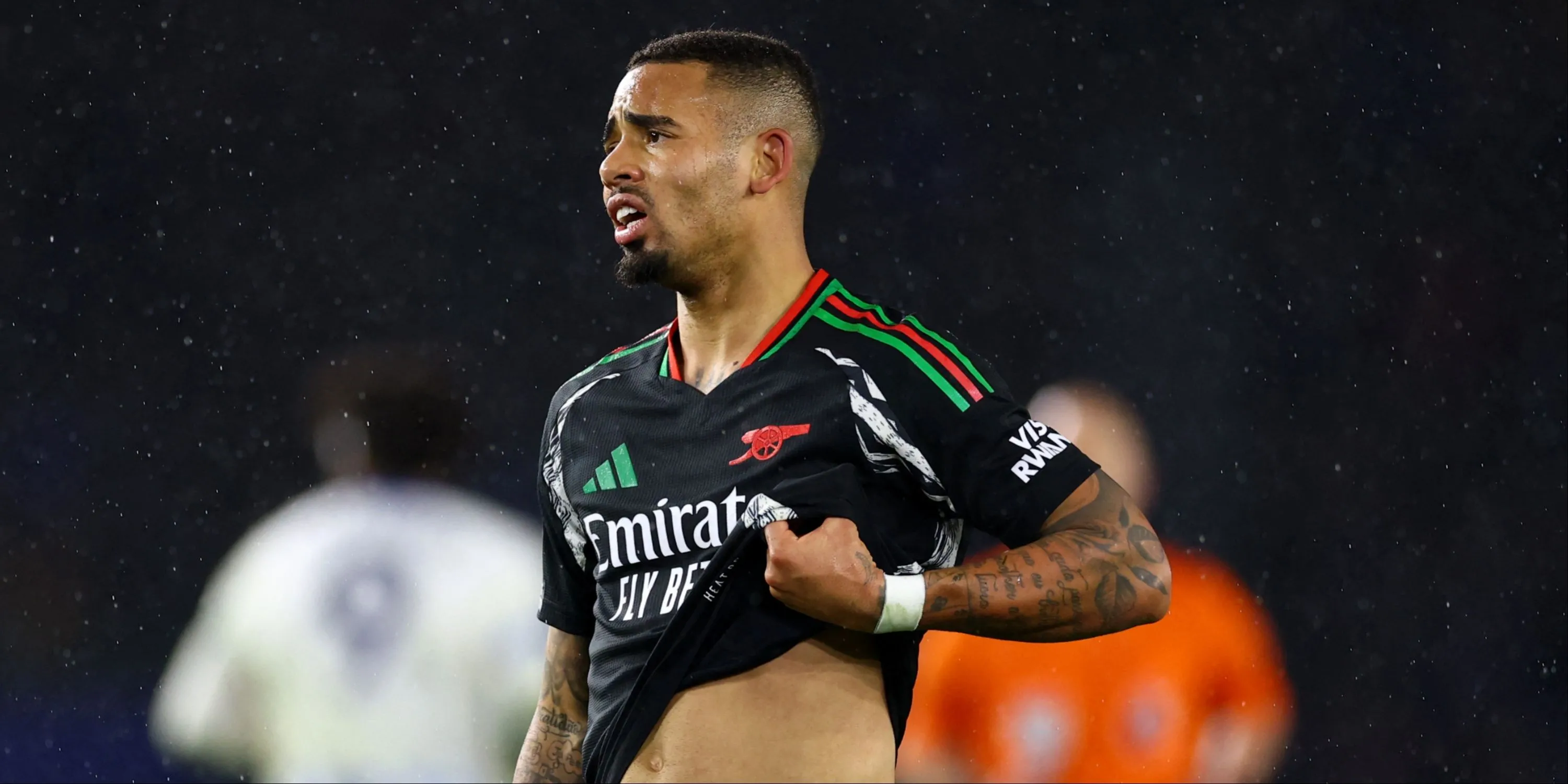 Tiền đạo Gabriel Jesus của Arsenal dứt điểm trong trận gặp Brighton