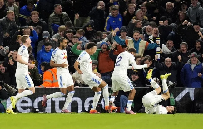 Brenden Aaronson mừng bàn mở tỷ số cho Leeds United trận gặp West Ham tại Elland Road